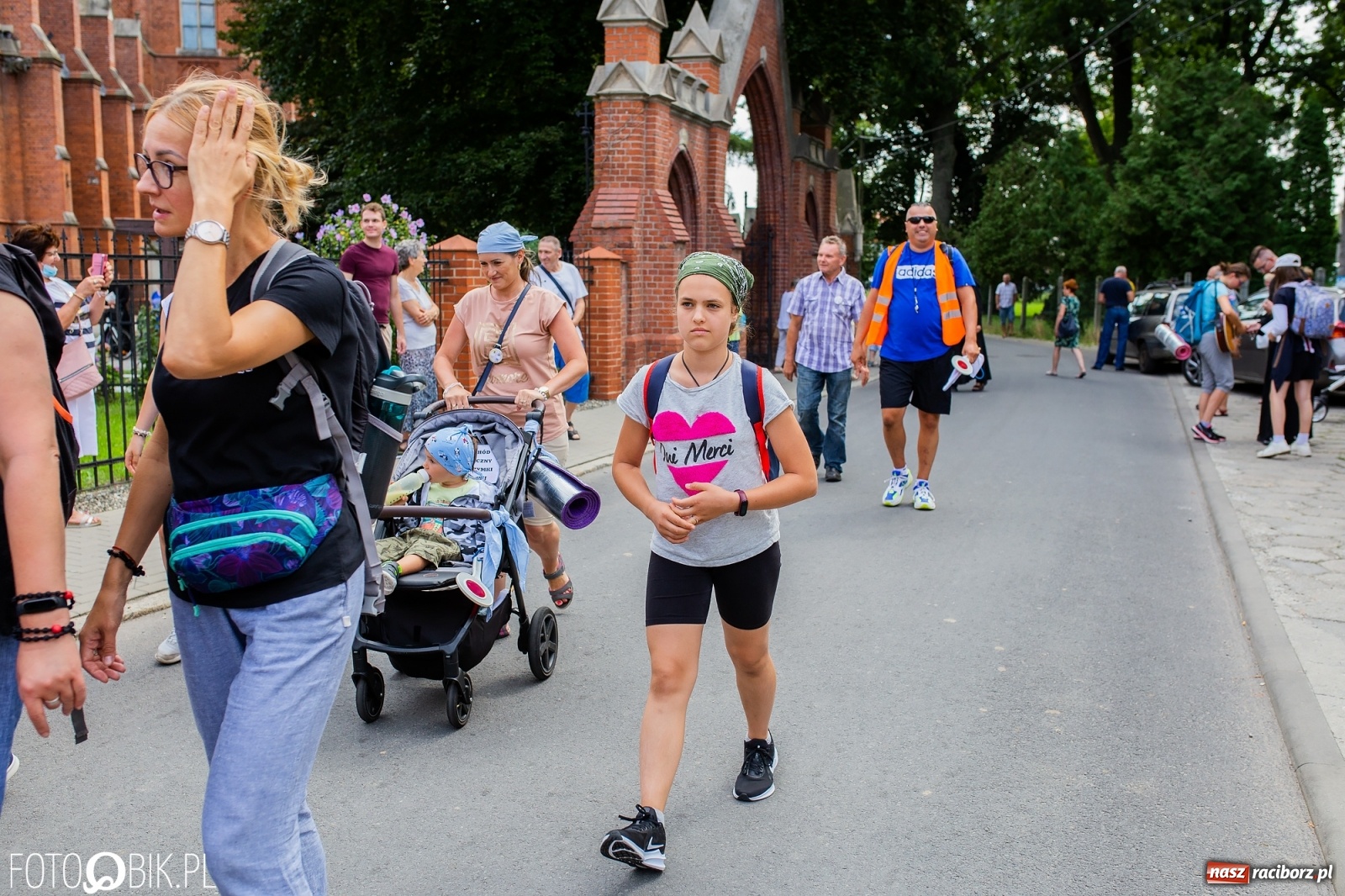 Zdjęcie w galerii na portalu naszraciborz.pl: Z Raciborza wyruszyła pielgrzymka na Jasną Górę [FOTO i WIDEO] wiadomości z regionu