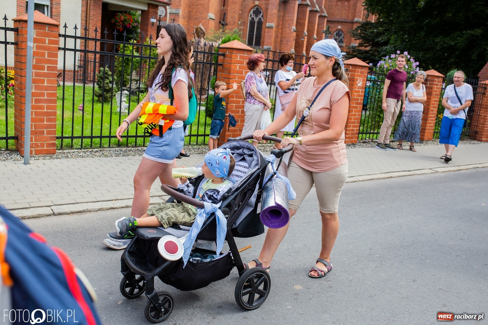 Zdjęcie w galerii na portalu naszraciborz.pl: Z Raciborza wyruszyła pielgrzymka na Jasną Górę [FOTO i WIDEO] wiadomości z regionu
