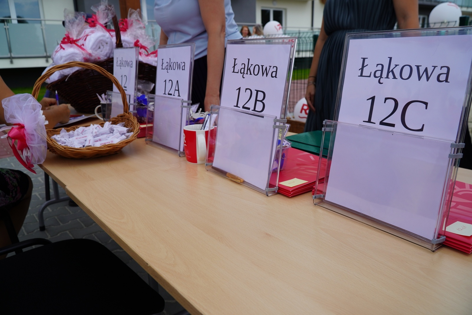 Zdjęcie w galerii na portalu naszraciborz.pl: Nowi lokatorzy przy Łąkowej odebrali swoje klucze [FOTO] wiadomości z regionu