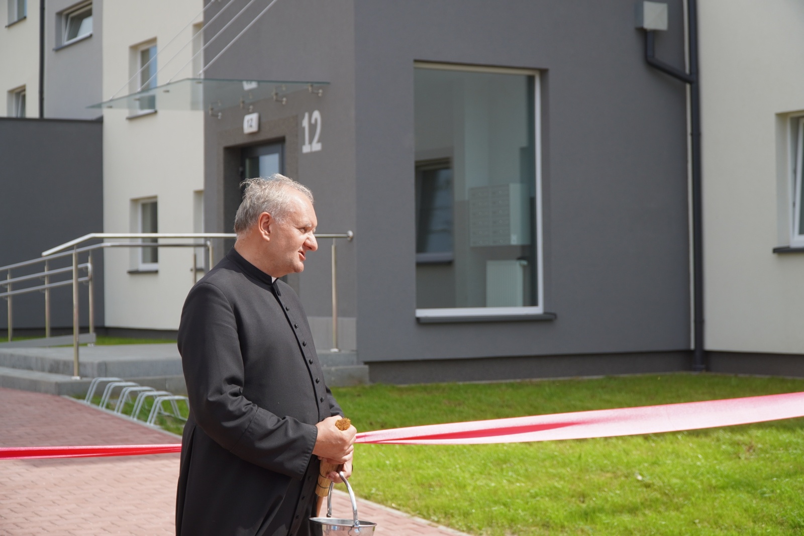 Zdjęcie w galerii na portalu naszraciborz.pl: Nowi lokatorzy przy Łąkowej odebrali swoje klucze [FOTO] wiadomości z regionu