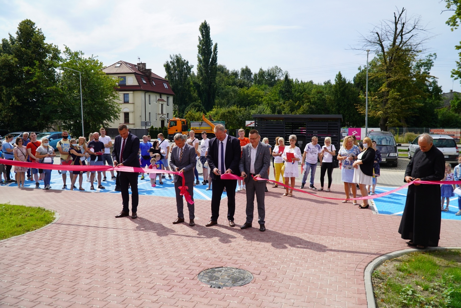 Zdjęcie w galerii na portalu naszraciborz.pl: Nowi lokatorzy przy Łąkowej odebrali swoje klucze [FOTO] wiadomości z regionu