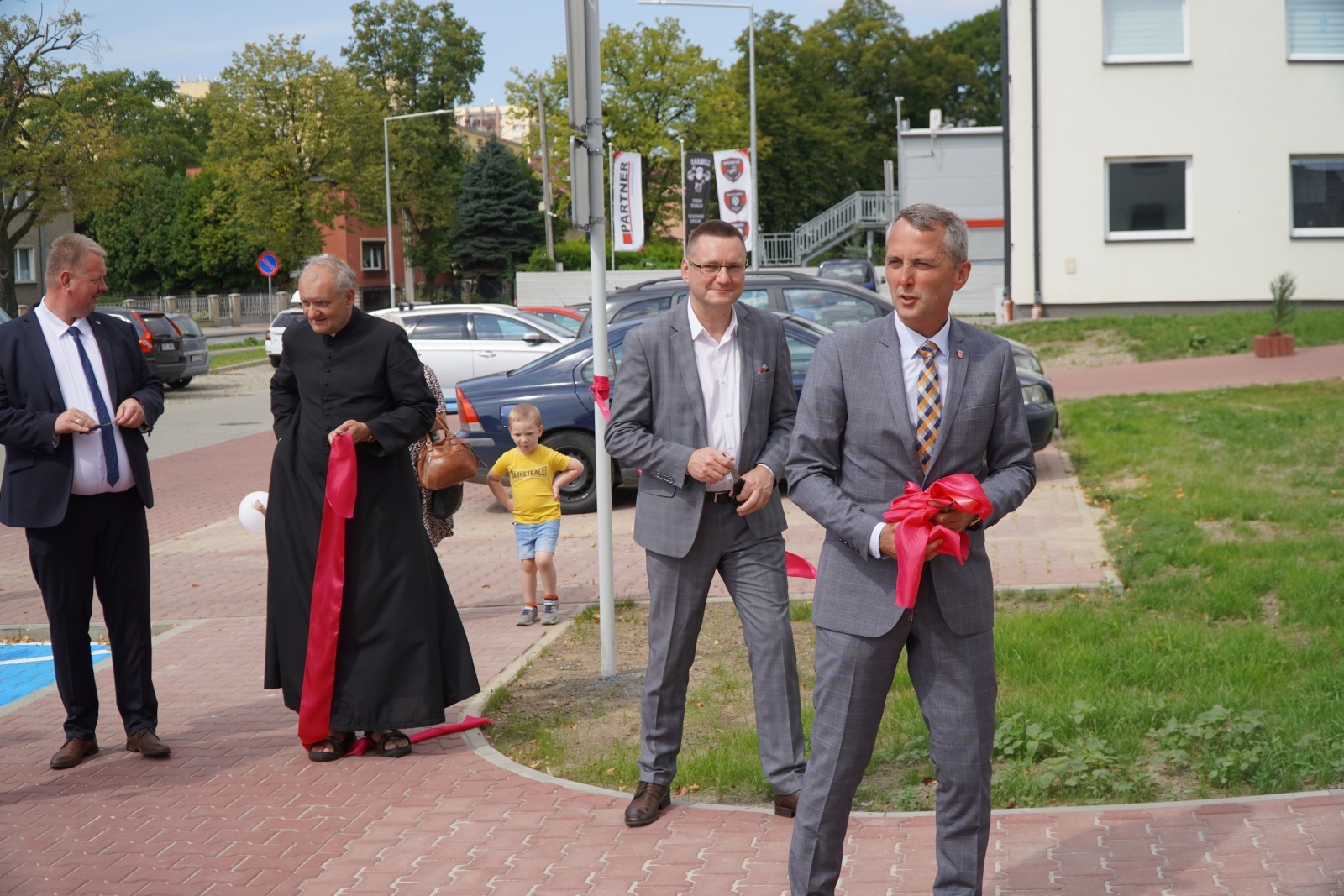 Zdjęcie w galerii na portalu naszraciborz.pl: Nowi lokatorzy przy Łąkowej odebrali swoje klucze [FOTO] wiadomości z regionu