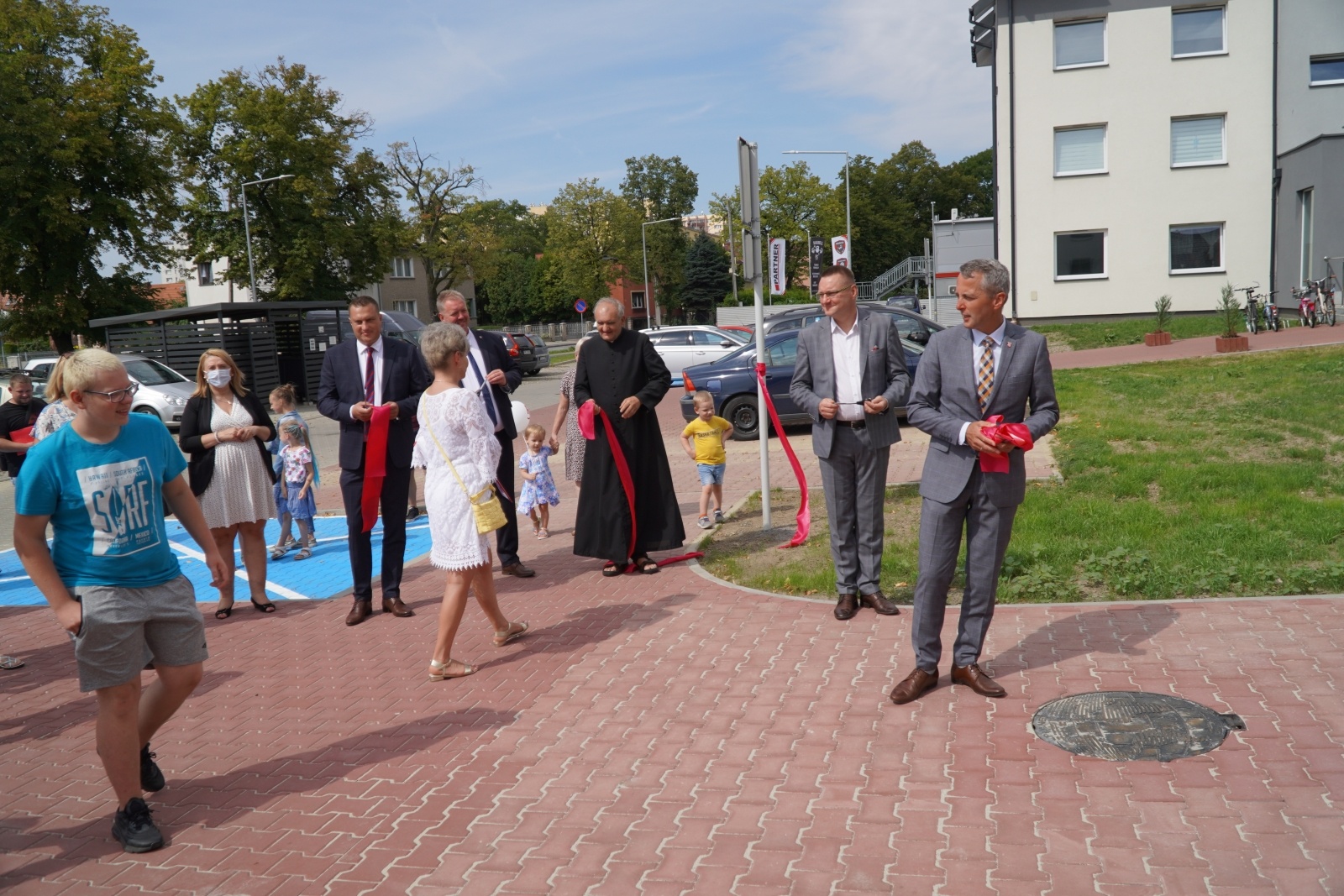 Zdjęcie w galerii na portalu naszraciborz.pl: Nowi lokatorzy przy Łąkowej odebrali swoje klucze [FOTO] wiadomości z regionu