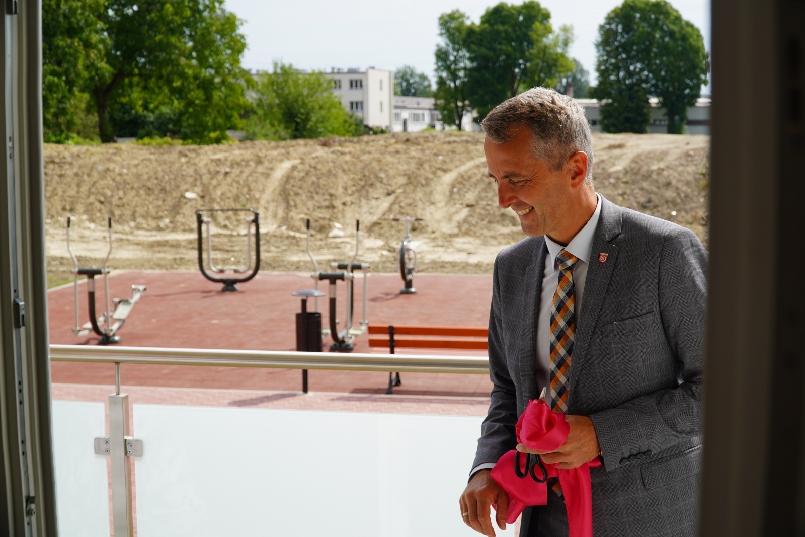 Zdjęcie w galerii na portalu naszraciborz.pl: Nowi lokatorzy przy Łąkowej odebrali swoje klucze [FOTO] wiadomości z regionu