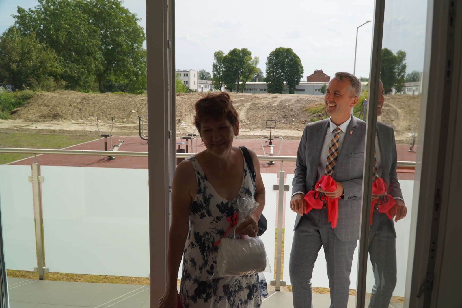 Zdjęcie w galerii na portalu naszraciborz.pl: Nowi lokatorzy przy Łąkowej odebrali swoje klucze [FOTO] wiadomości z regionu