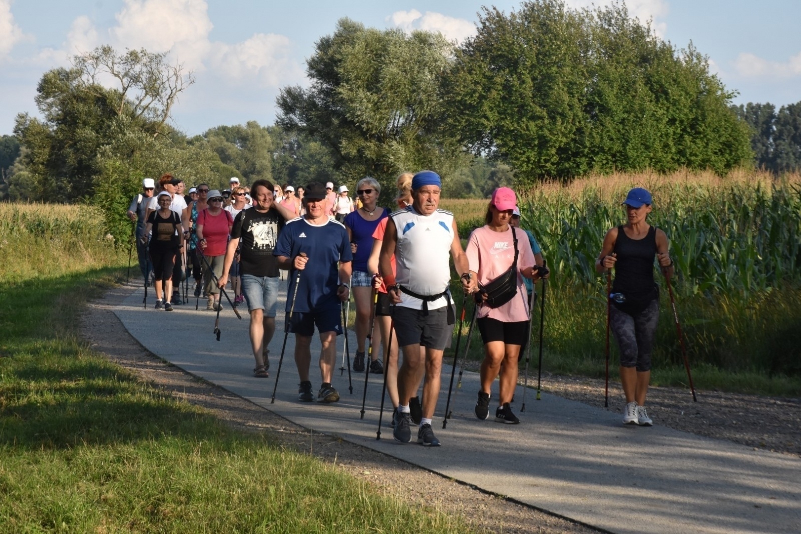 Zdjęcie w galerii na portalu naszraciborz.pl: Nordic Walking meandrami Odry w Chałupkach [FOTO] wiadomości z regionu