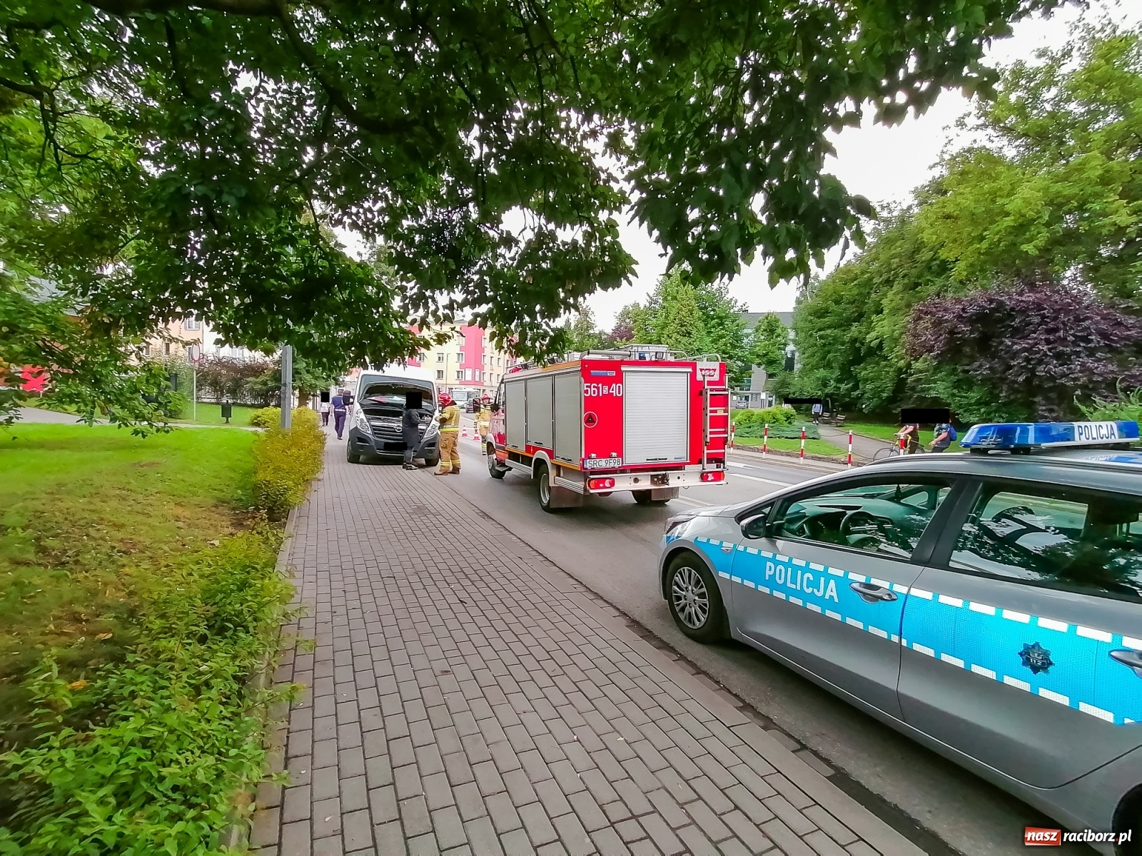 Zdjęcie w galerii na portalu naszraciborz.pl: Raport 998. Opel gubił paliwo przy Podwalu wiadomości z regionu