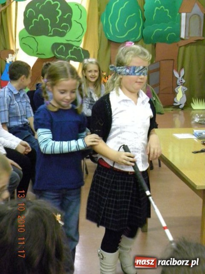 Zdjęcie w galerii na portalu naszraciborz.pl: Poznawali świat ludzi niewidomych wiadomości z regionu