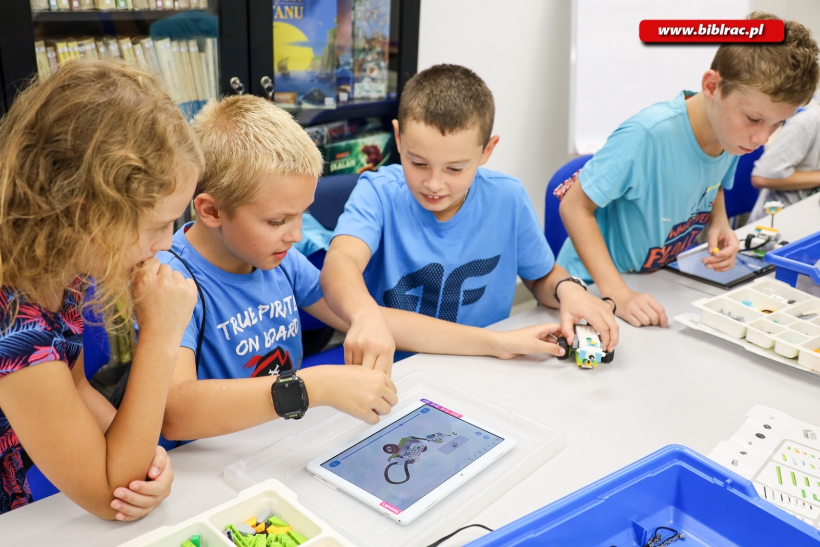 Zdjęcie w galerii na portalu naszraciborz.pl: W powiecie przybyło młodych entuzjastów robotyki i programowania wiadomości z regionu