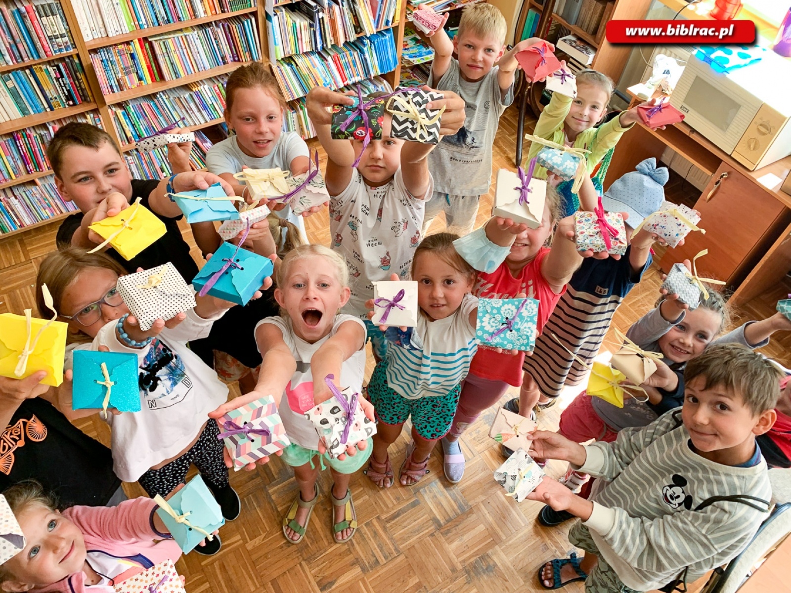 Zdjęcie w galerii na portalu naszraciborz.pl: Pachnące warsztaty mydlarskie w bibliotece na Ocicach wiadomości z regionu