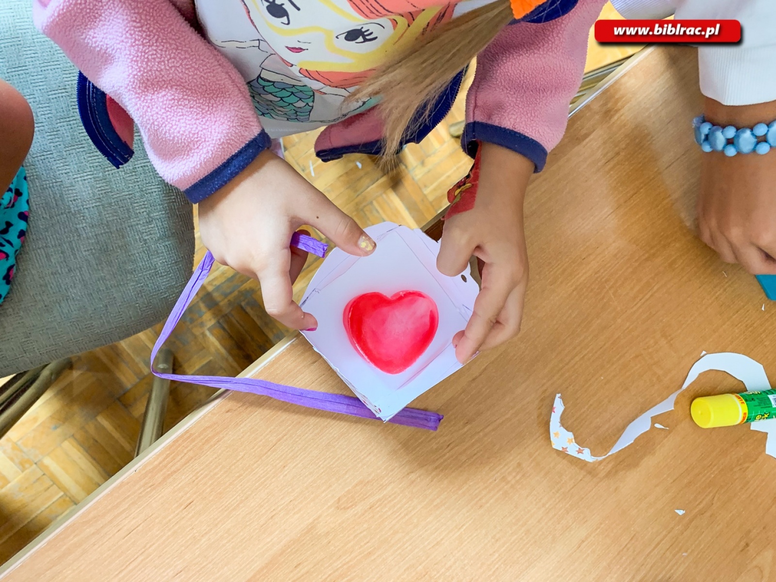 Zdjęcie w galerii na portalu naszraciborz.pl: Pachnące warsztaty mydlarskie w bibliotece na Ocicach wiadomości z regionu