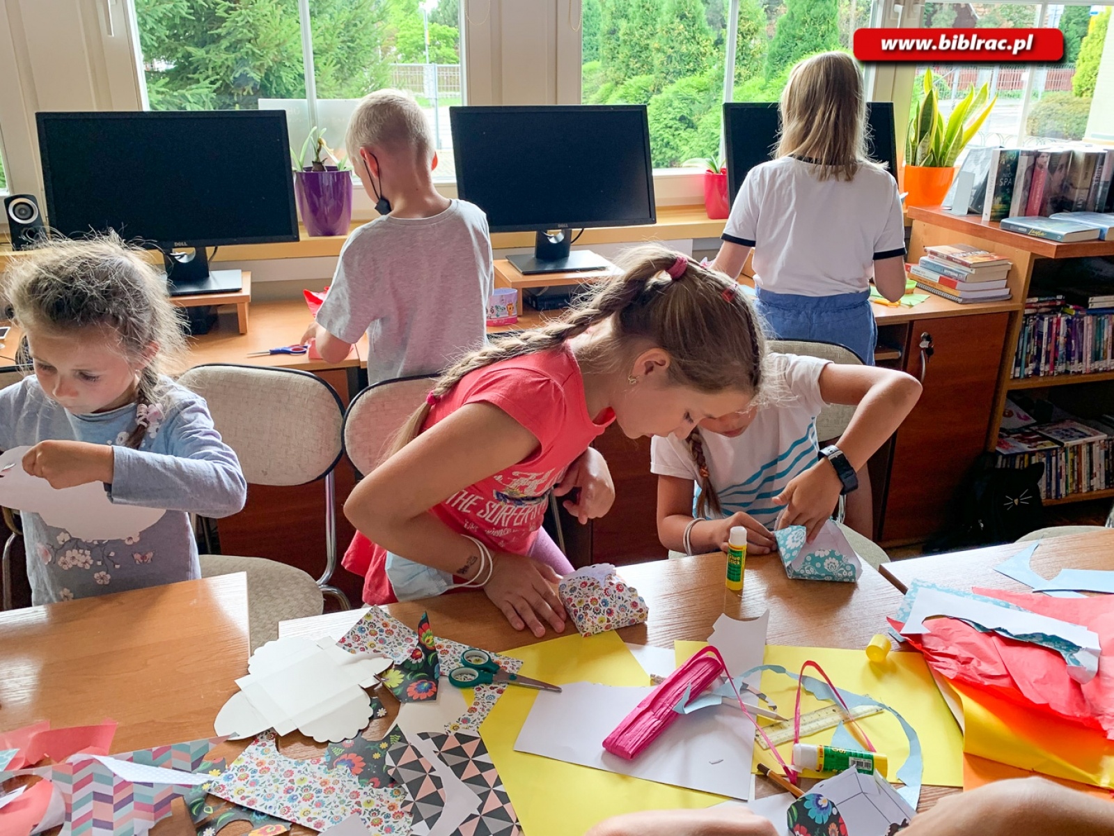 Zdjęcie w galerii na portalu naszraciborz.pl: Pachnące warsztaty mydlarskie w bibliotece na Ocicach wiadomości z regionu