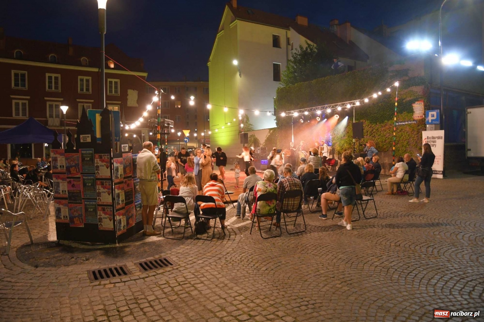 Zdjęcie w galerii na portalu naszraciborz.pl: Dni Raciborza 2022. Dancing pod Tęczową i złote lata swingu wiadomości z regionu