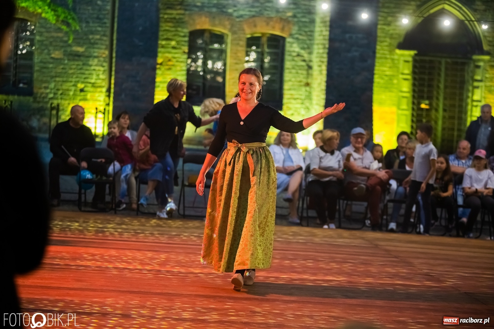 Zdjęcie w galerii na portalu naszraciborz.pl: Dni Raciborza 2022. Dancing pod Tęczową i złote lata swingu wiadomości z regionu