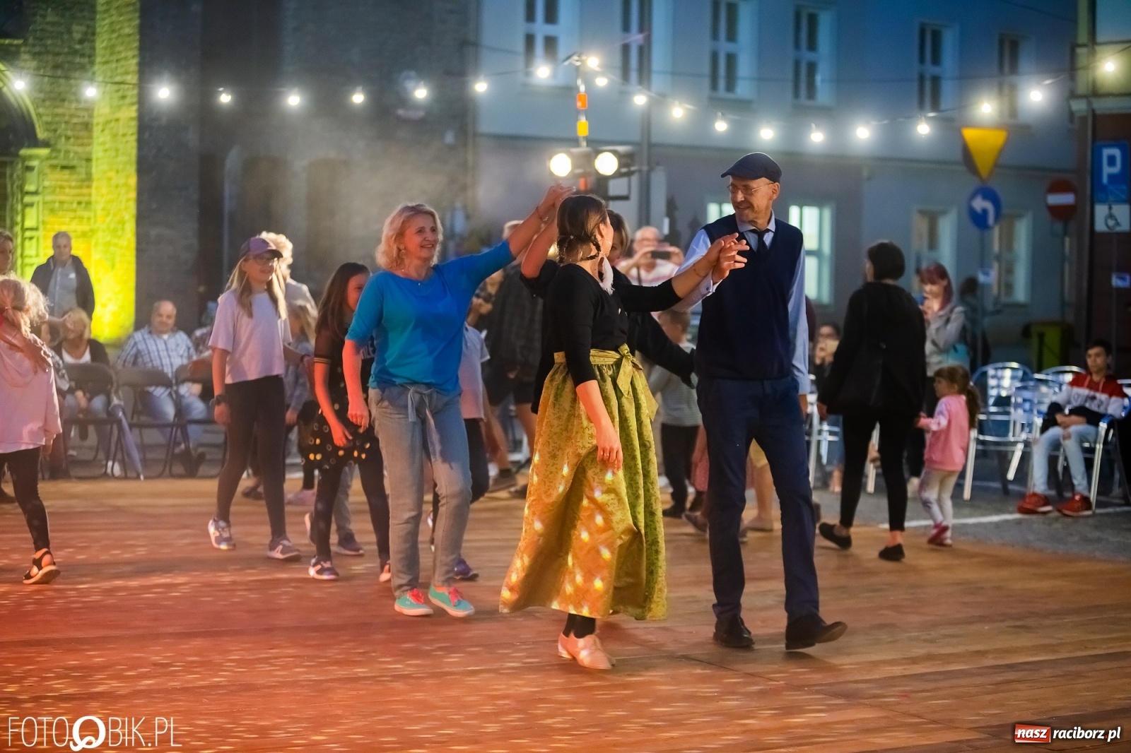 Zdjęcie w galerii na portalu naszraciborz.pl: Dni Raciborza 2022. Dancing pod Tęczową i złote lata swingu wiadomości z regionu