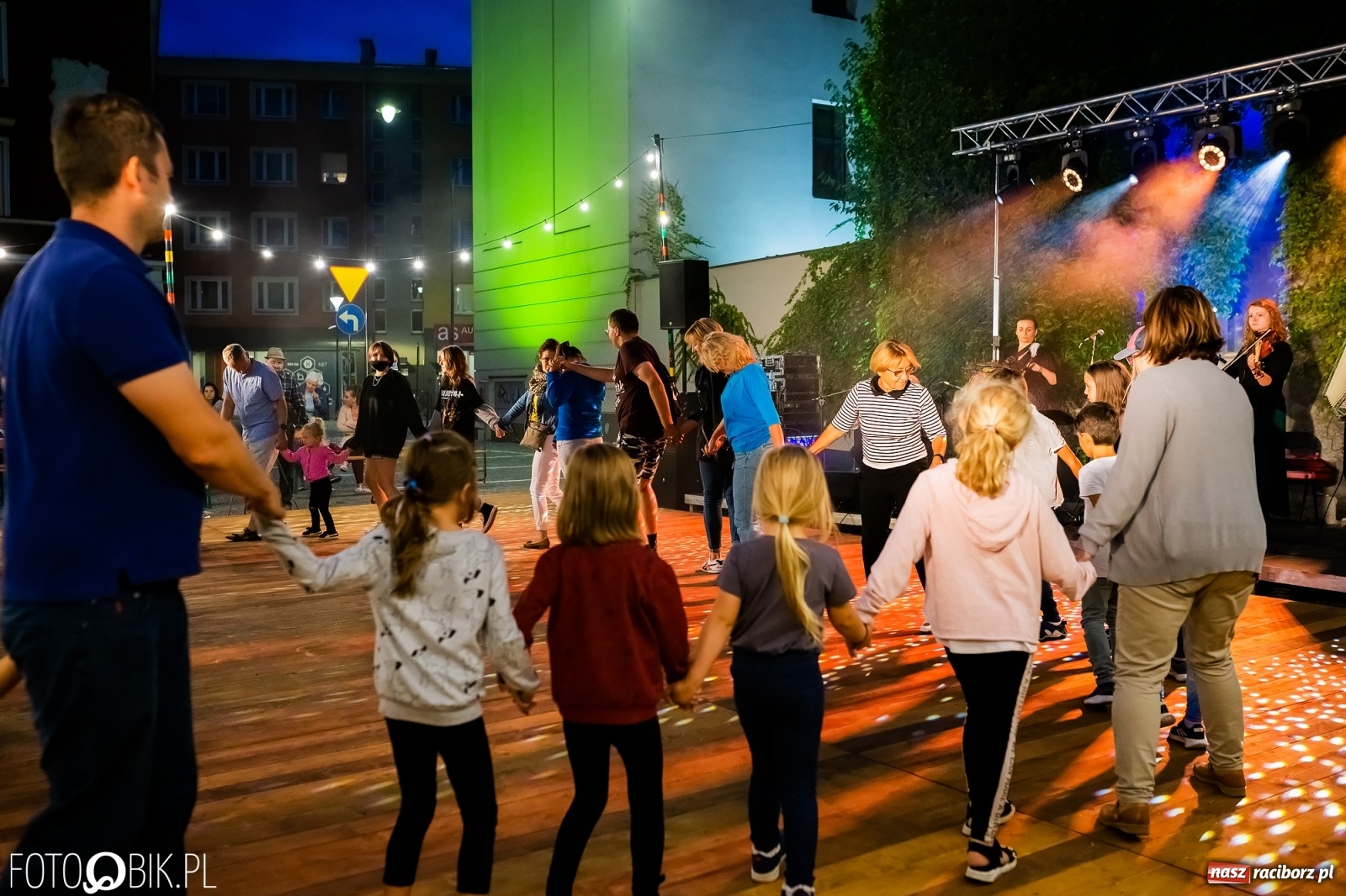 Zdjęcie w galerii na portalu naszraciborz.pl: Dni Raciborza 2022. Dancing pod Tęczową i złote lata swingu wiadomości z regionu