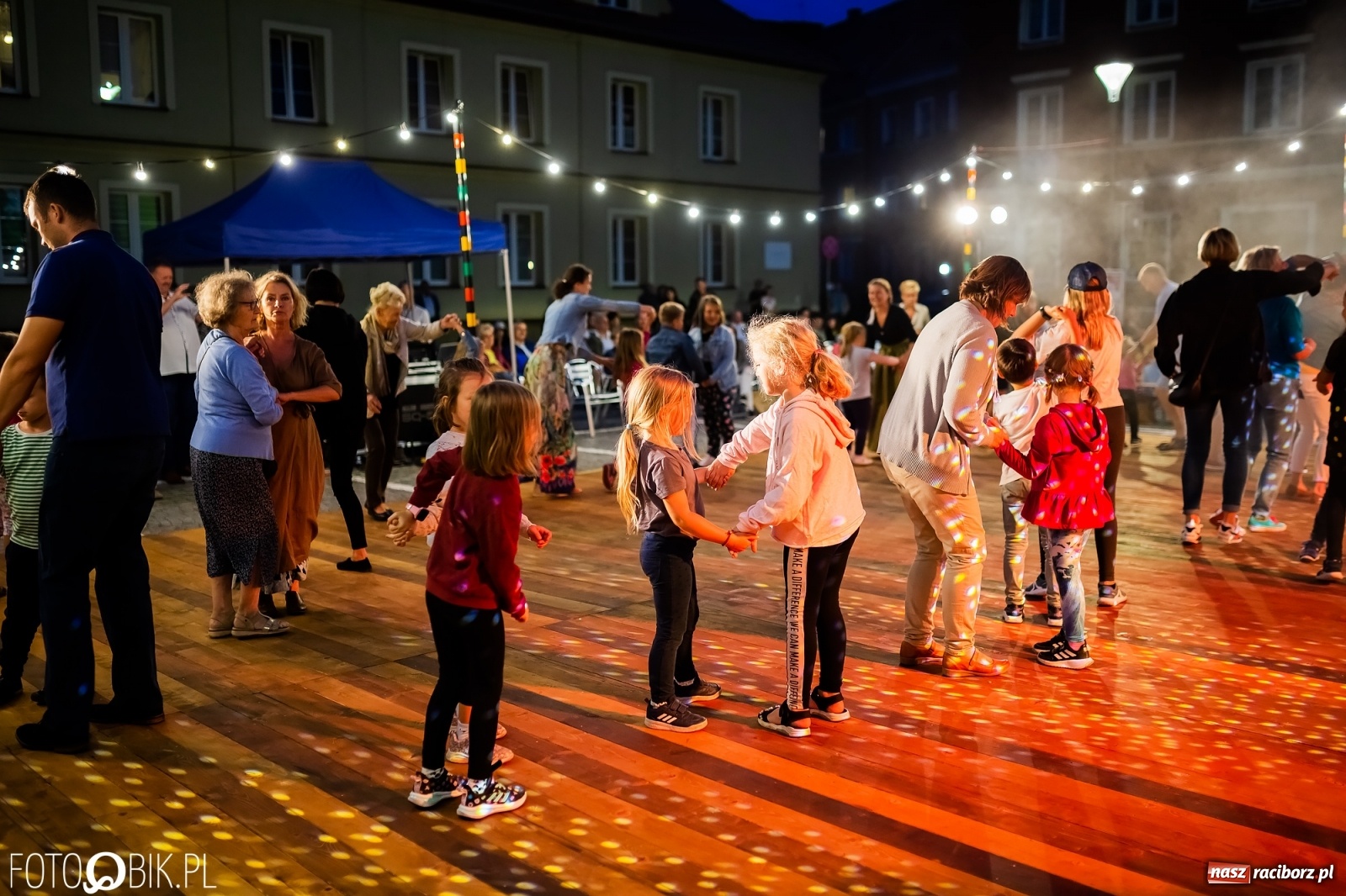 Zdjęcie w galerii na portalu naszraciborz.pl: Dni Raciborza 2022. Dancing pod Tęczową i złote lata swingu wiadomości z regionu
