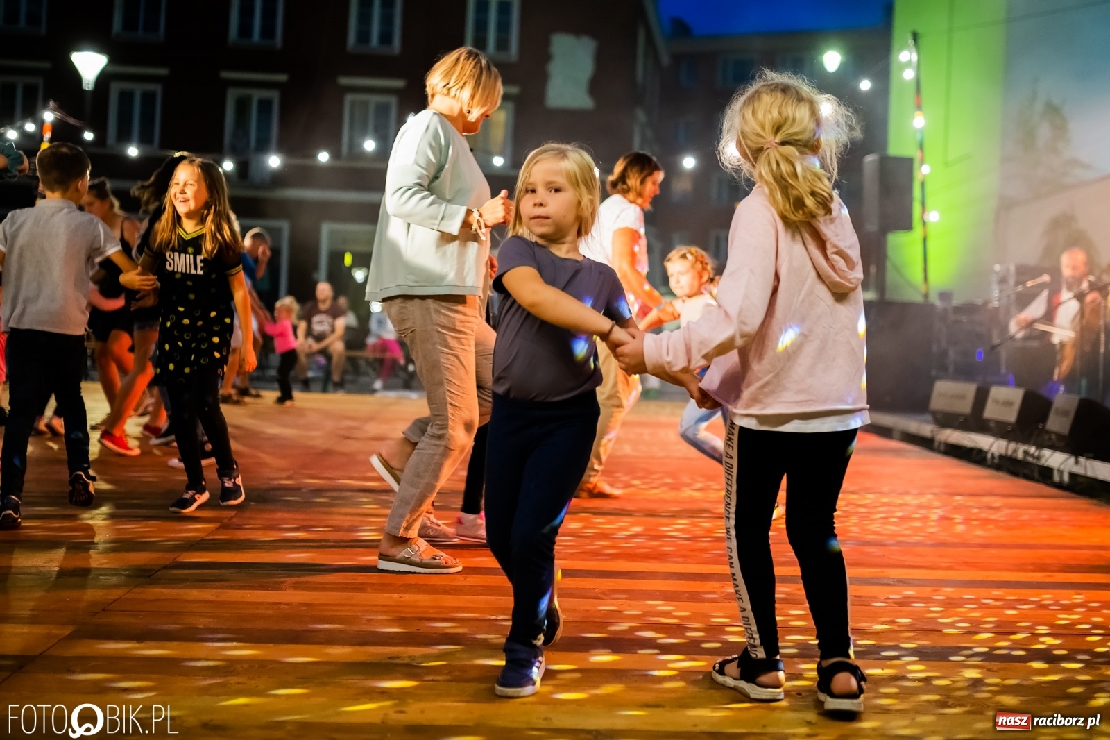 Zdjęcie w galerii na portalu naszraciborz.pl: Dni Raciborza 2022. Dancing pod Tęczową i złote lata swingu wiadomości z regionu
