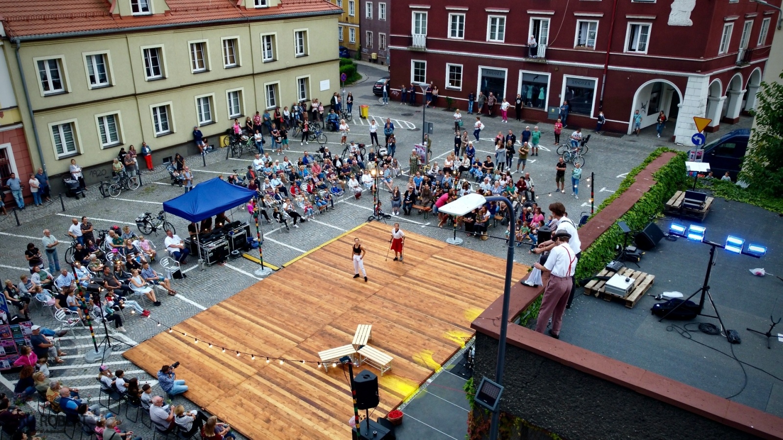 Zdjęcie w galerii na portalu naszraciborz.pl: Tak parking w Raciborzu zamieniono na scenę [FOTO] wiadomości z regionu