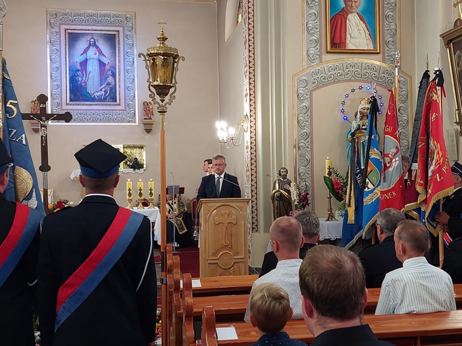 Zdjęcie w galerii na portalu naszraciborz.pl: Ostatnie pożegnanie śp. Huberta Oczadłego, sołtysa i prezesa OSP Nowa Wioska wiadomości z regionu