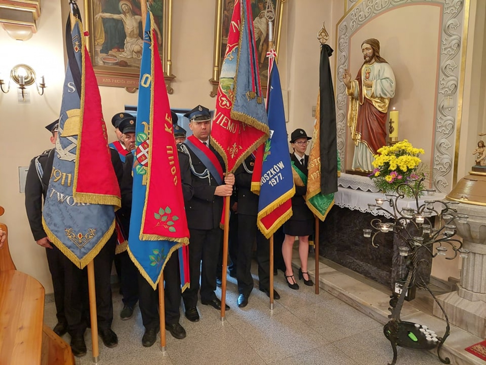 Zdjęcie w galerii na portalu naszraciborz.pl: Ostatnie pożegnanie śp. Huberta Oczadłego, sołtysa i prezesa OSP Nowa Wioska wiadomości z regionu