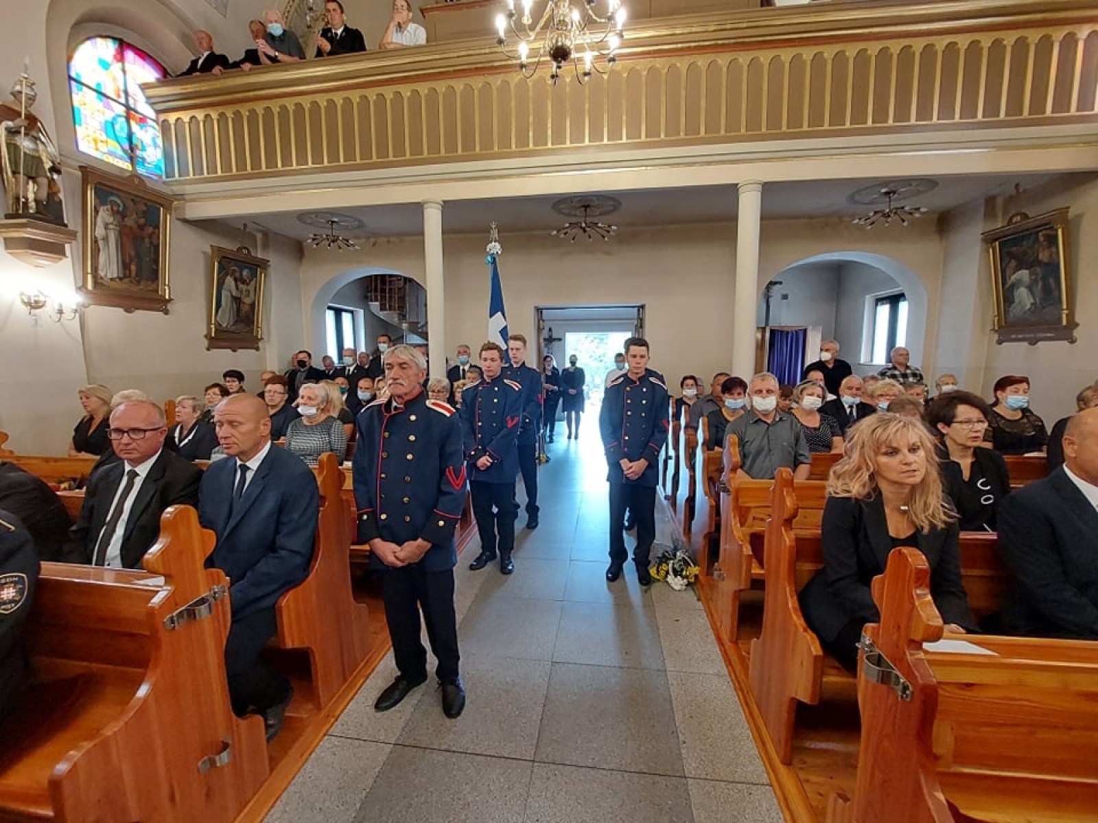 Zdjęcie w galerii na portalu naszraciborz.pl: Ostatnie pożegnanie śp. Huberta Oczadłego, sołtysa i prezesa OSP Nowa Wioska wiadomości z regionu