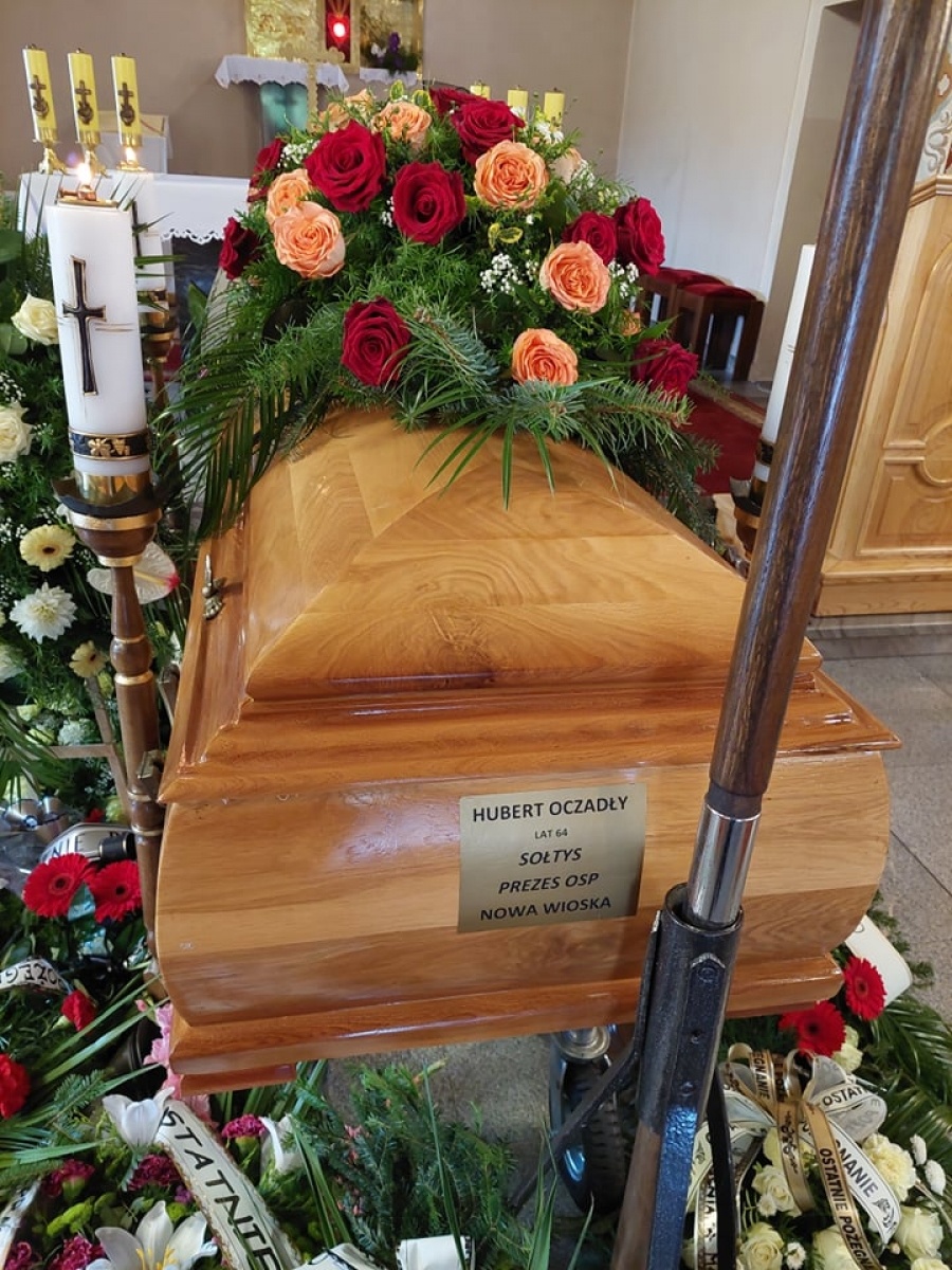 Zdjęcie w galerii na portalu naszraciborz.pl: Ostatnie pożegnanie śp. Huberta Oczadłego, sołtysa i prezesa OSP Nowa Wioska wiadomości z regionu