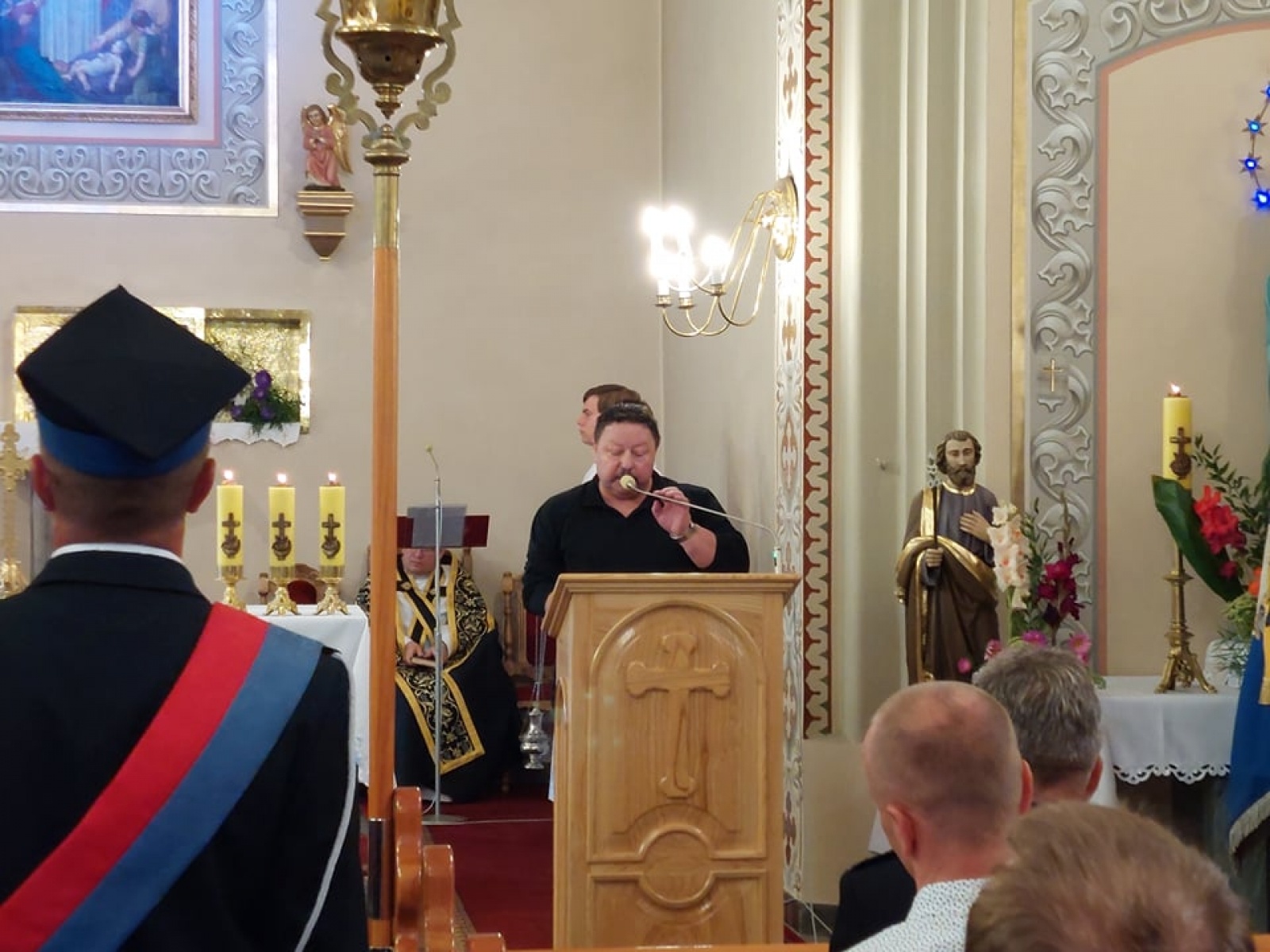 Zdjęcie w galerii na portalu naszraciborz.pl: Ostatnie pożegnanie śp. Huberta Oczadłego, sołtysa i prezesa OSP Nowa Wioska wiadomości z regionu