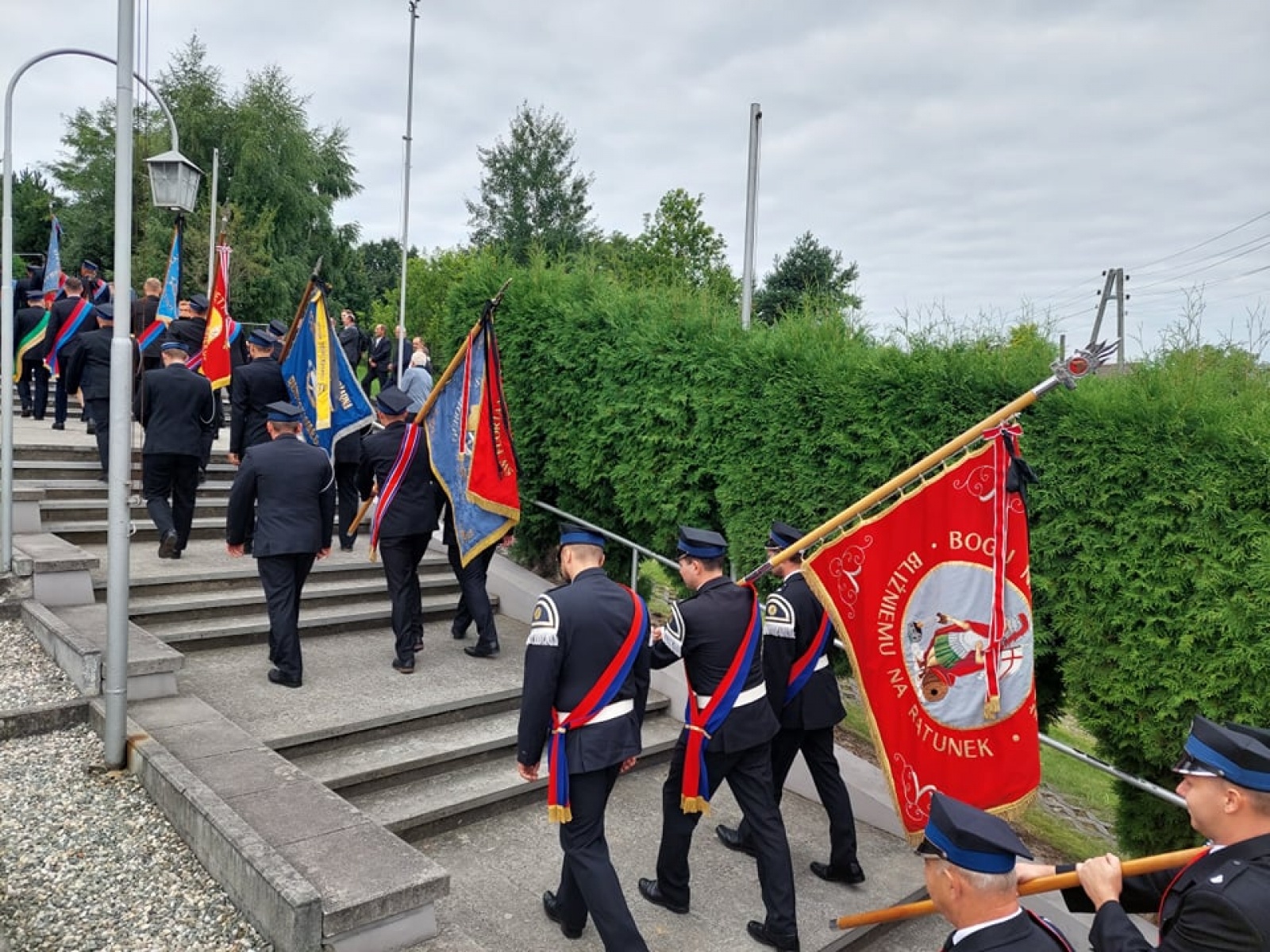 Zdjęcie w galerii na portalu naszraciborz.pl: Ostatnie pożegnanie śp. Huberta Oczadłego, sołtysa i prezesa OSP Nowa Wioska wiadomości z regionu