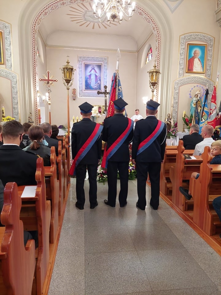 Zdjęcie w galerii na portalu naszraciborz.pl: Ostatnie pożegnanie śp. Huberta Oczadłego, sołtysa i prezesa OSP Nowa Wioska wiadomości z regionu