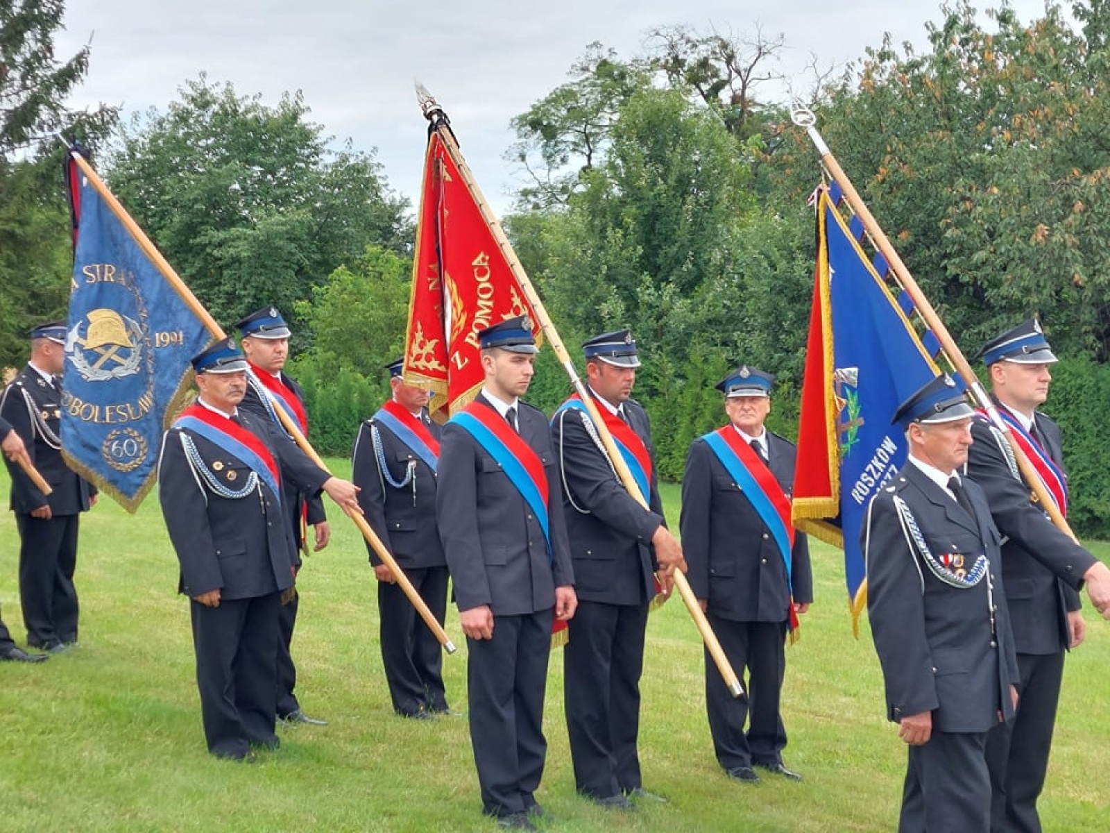 Zdjęcie w galerii na portalu naszraciborz.pl: Ostatnie pożegnanie śp. Huberta Oczadłego, sołtysa i prezesa OSP Nowa Wioska wiadomości z regionu