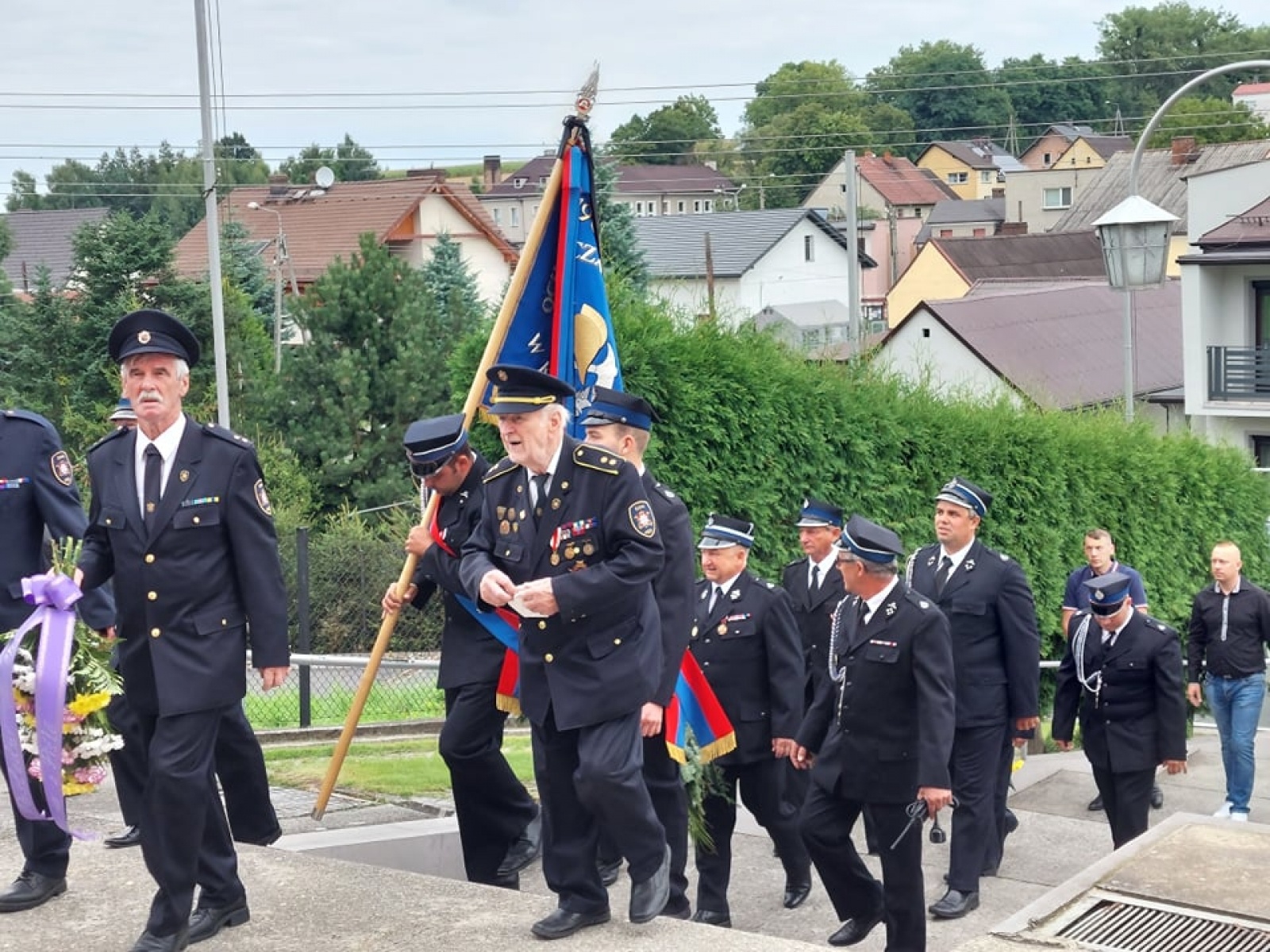 Zdjęcie w galerii na portalu naszraciborz.pl: Ostatnie pożegnanie śp. Huberta Oczadłego, sołtysa i prezesa OSP Nowa Wioska wiadomości z regionu