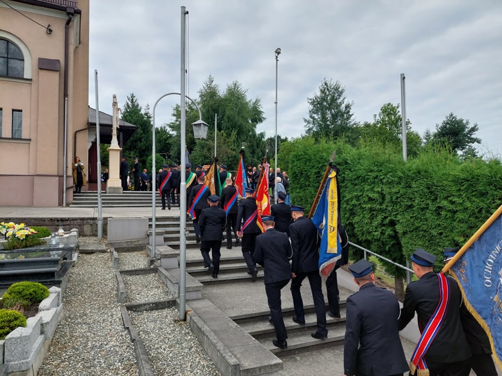 Zdjęcie w galerii na portalu naszraciborz.pl: Ostatnie pożegnanie śp. Huberta Oczadłego, sołtysa i prezesa OSP Nowa Wioska wiadomości z regionu