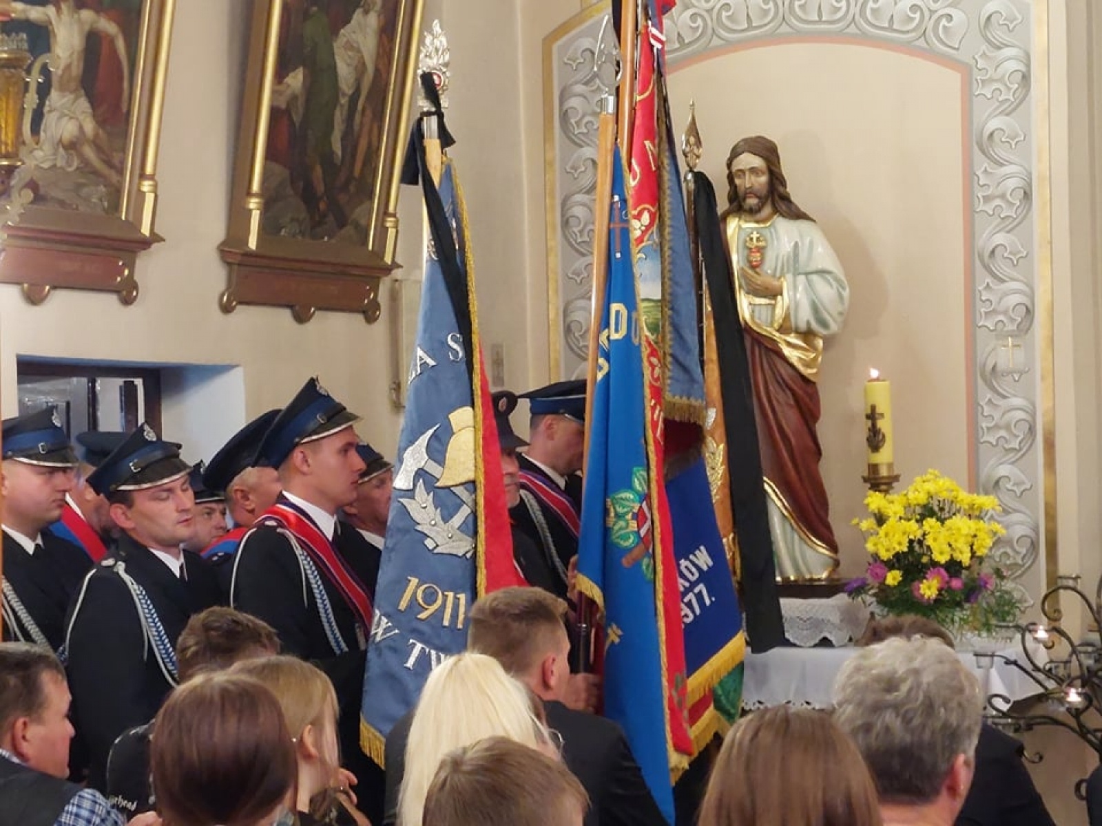 Zdjęcie w galerii na portalu naszraciborz.pl: Ostatnie pożegnanie śp. Huberta Oczadłego, sołtysa i prezesa OSP Nowa Wioska wiadomości z regionu