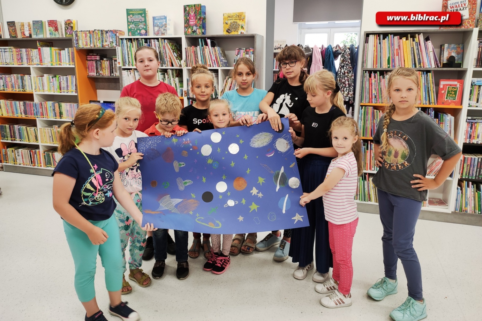 Zdjęcie w galerii na portalu naszraciborz.pl: Droga Mleczna oraz przygody z Tytusem, Romkiem i Atomkiem podczas Kosmicznego Lata z Biblioteką wiadomości z regionu