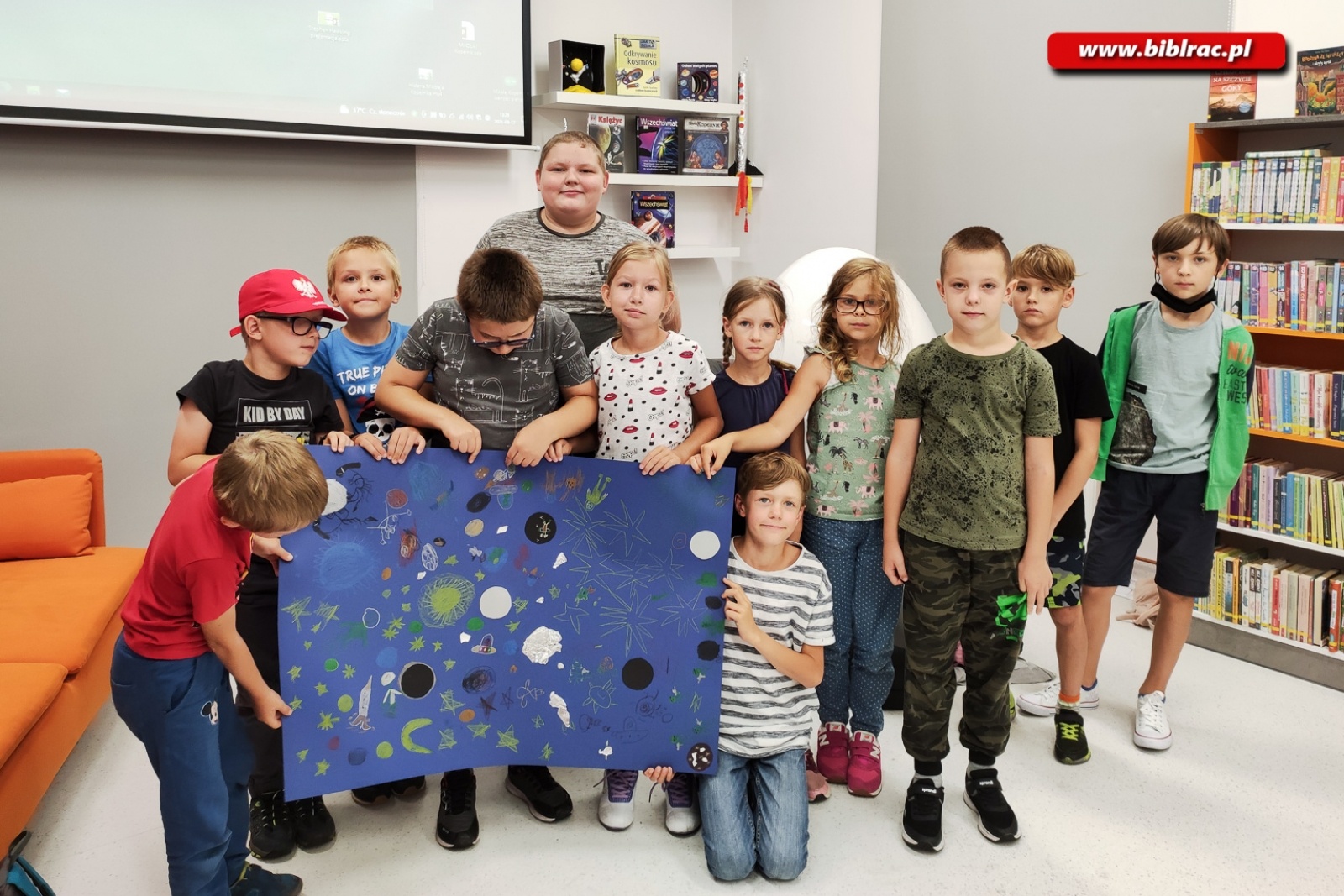 Zdjęcie w galerii na portalu naszraciborz.pl: Droga Mleczna oraz przygody z Tytusem, Romkiem i Atomkiem podczas Kosmicznego Lata z Biblioteką wiadomości z regionu
