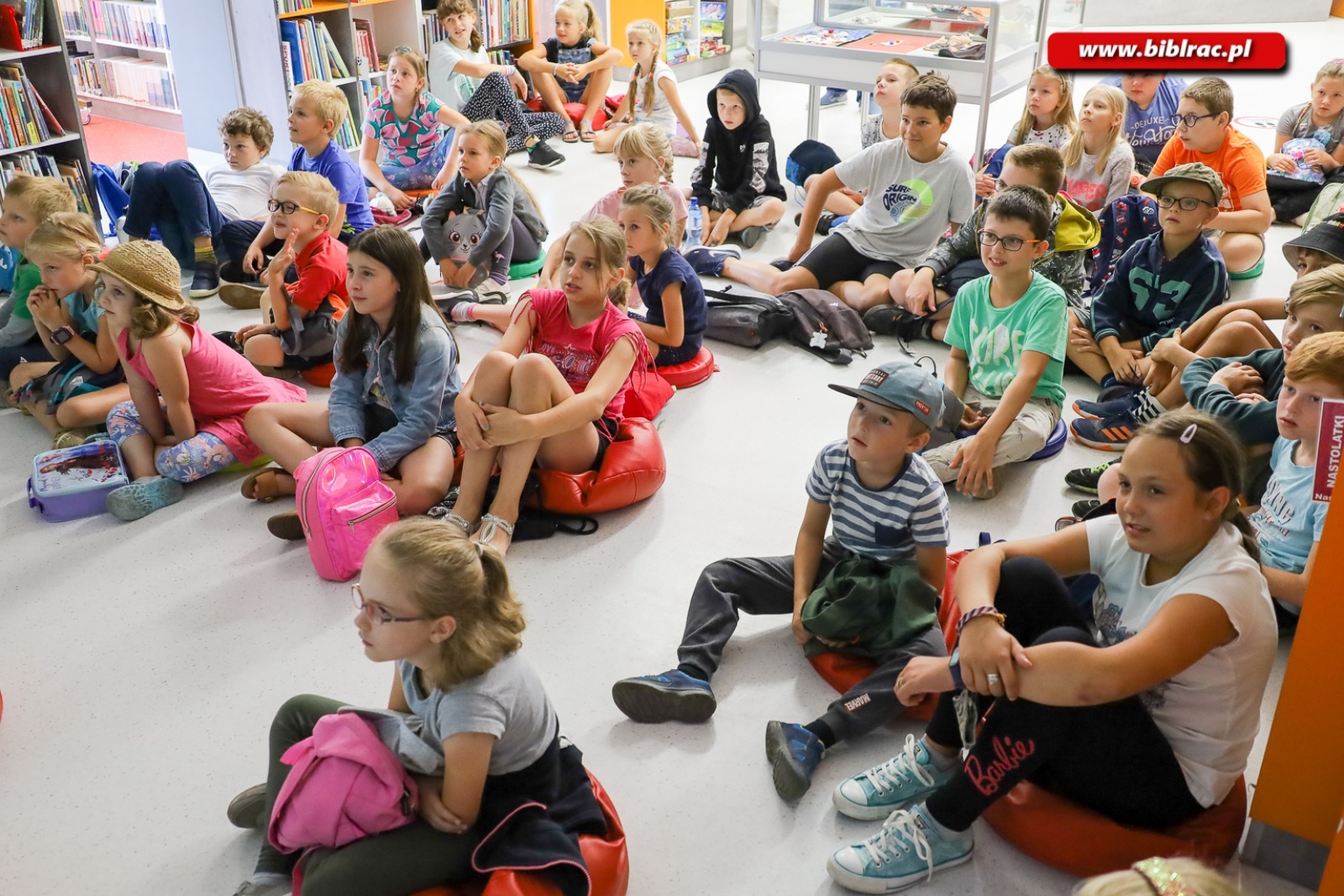 Zdjęcie w galerii na portalu naszraciborz.pl: Droga Mleczna oraz przygody z Tytusem, Romkiem i Atomkiem podczas Kosmicznego Lata z Biblioteką wiadomości z regionu