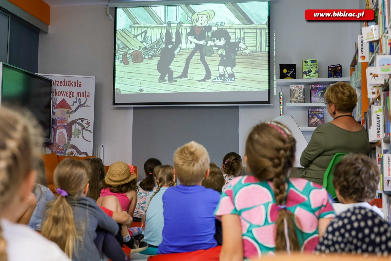 Zdjęcie w galerii na portalu naszraciborz.pl: Droga Mleczna oraz przygody z Tytusem, Romkiem i Atomkiem podczas Kosmicznego Lata z Biblioteką wiadomości z regionu
