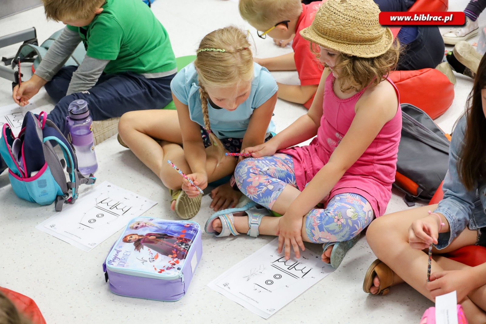 Zdjęcie w galerii na portalu naszraciborz.pl: Droga Mleczna oraz przygody z Tytusem, Romkiem i Atomkiem podczas Kosmicznego Lata z Biblioteką wiadomości z regionu
