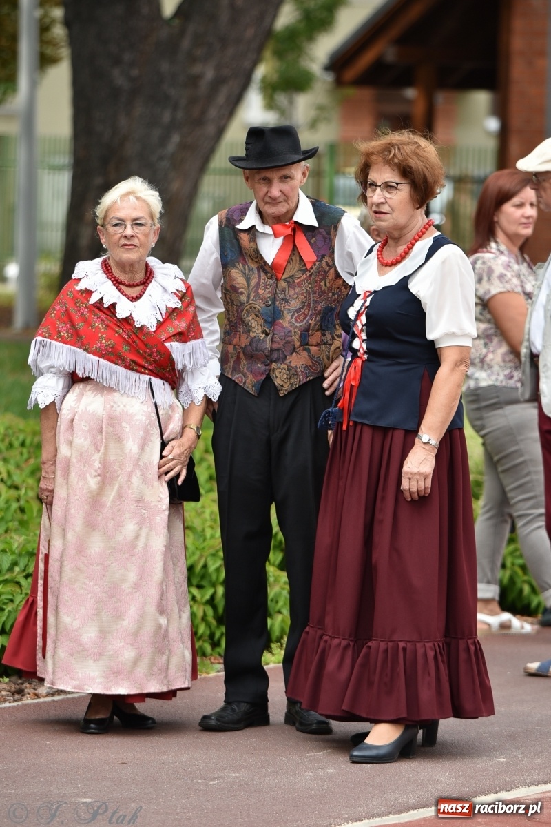 Zdjęcie w galerii na portalu naszraciborz.pl: Racibórz. Akcja artystyczna nieoczywista i Fanfara Awantura wiadomości z regionu