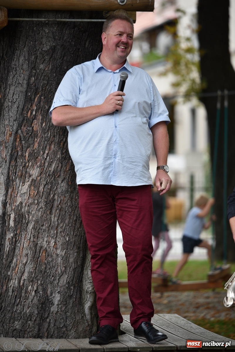 Zdjęcie w galerii na portalu naszraciborz.pl: Racibórz. Akcja artystyczna nieoczywista i Fanfara Awantura wiadomości z regionu