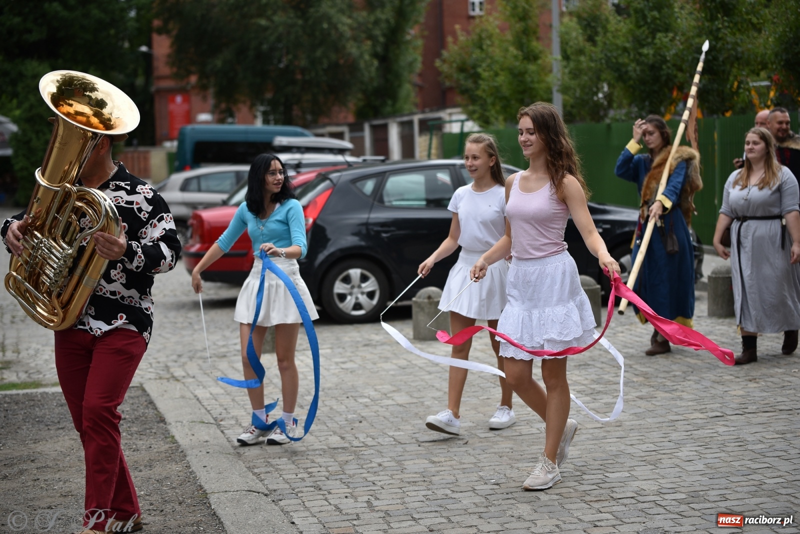 Zdjęcie w galerii na portalu naszraciborz.pl: Racibórz. Akcja artystyczna nieoczywista i Fanfara Awantura wiadomości z regionu