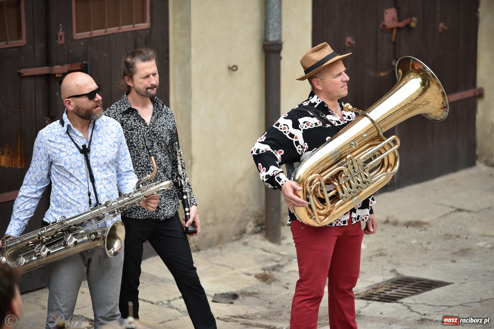 Zdjęcie w galerii na portalu naszraciborz.pl: Racibórz. Akcja artystyczna nieoczywista i Fanfara Awantura wiadomości z regionu