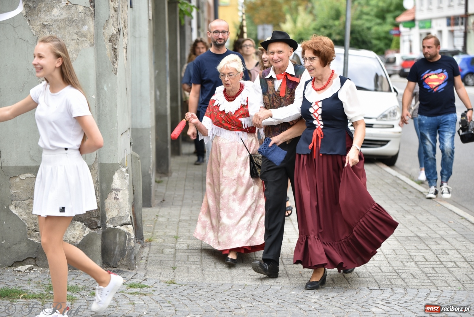 Zdjęcie w galerii na portalu naszraciborz.pl: Racibórz. Akcja artystyczna nieoczywista i Fanfara Awantura wiadomości z regionu