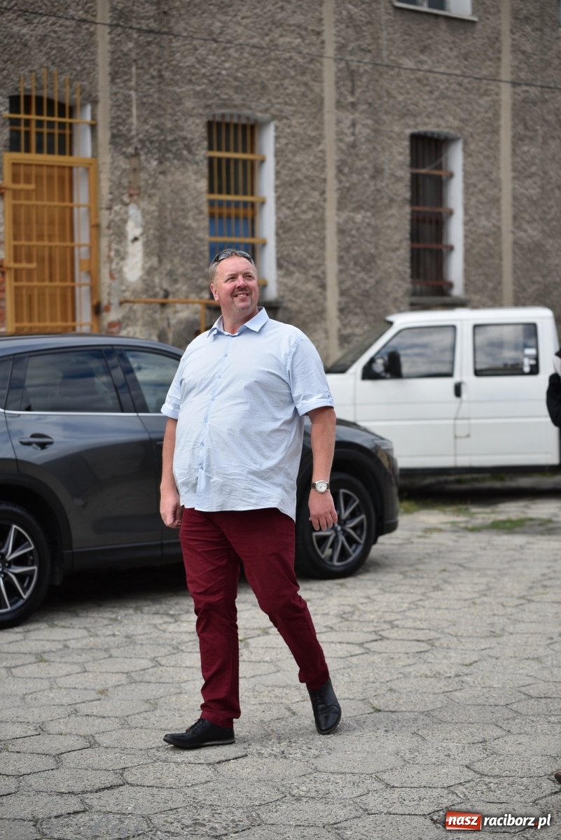 Zdjęcie w galerii na portalu naszraciborz.pl: Racibórz. Akcja artystyczna nieoczywista i Fanfara Awantura wiadomości z regionu