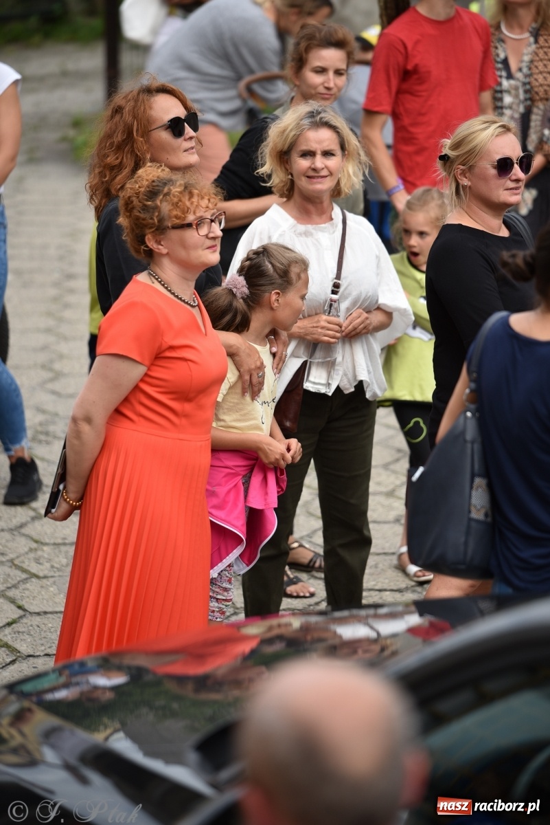 Zdjęcie w galerii na portalu naszraciborz.pl: Racibórz. Akcja artystyczna nieoczywista i Fanfara Awantura wiadomości z regionu