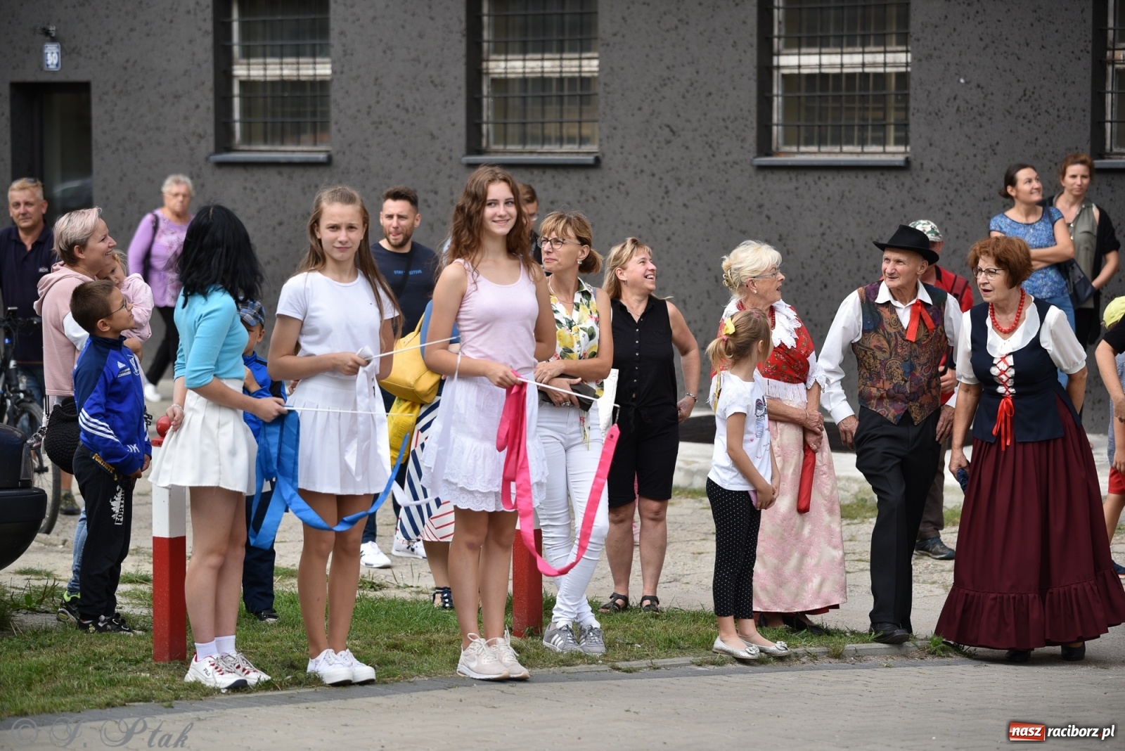 Zdjęcie w galerii na portalu naszraciborz.pl: Racibórz. Akcja artystyczna nieoczywista i Fanfara Awantura wiadomości z regionu
