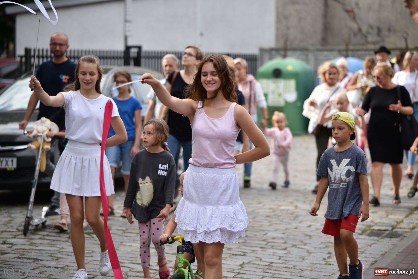 Zdjęcie w galerii na portalu naszraciborz.pl: Racibórz. Akcja artystyczna nieoczywista i Fanfara Awantura wiadomości z regionu