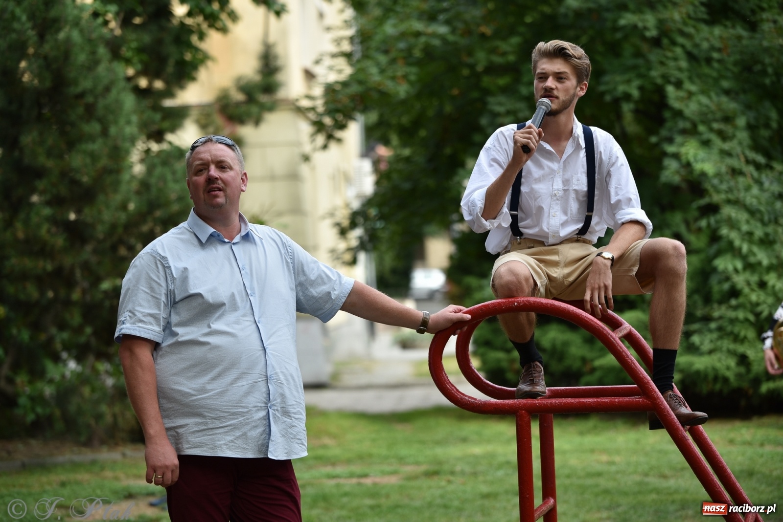 Zdjęcie w galerii na portalu naszraciborz.pl: Racibórz. Akcja artystyczna nieoczywista i Fanfara Awantura wiadomości z regionu