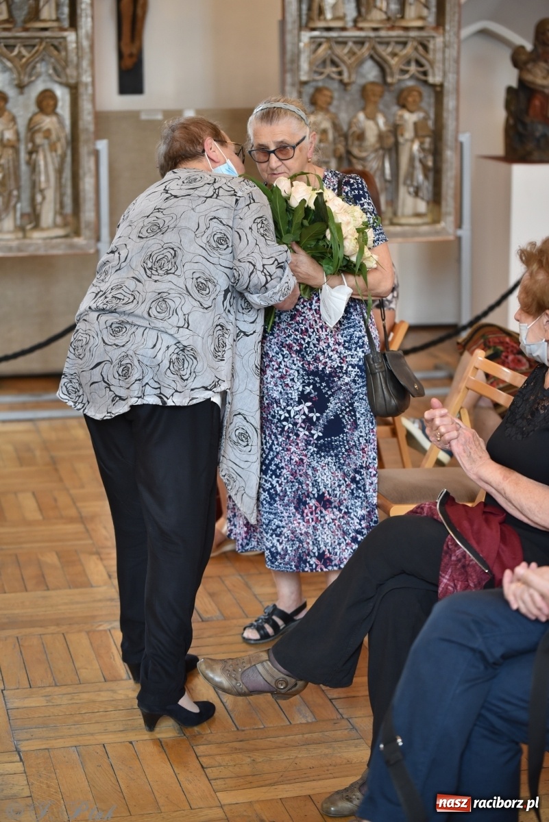 Zdjęcie w galerii na portalu naszraciborz.pl: Podziękowania i pożegnania. ACOUSTIC QUARTET w Muzeum wiadomości z regionu